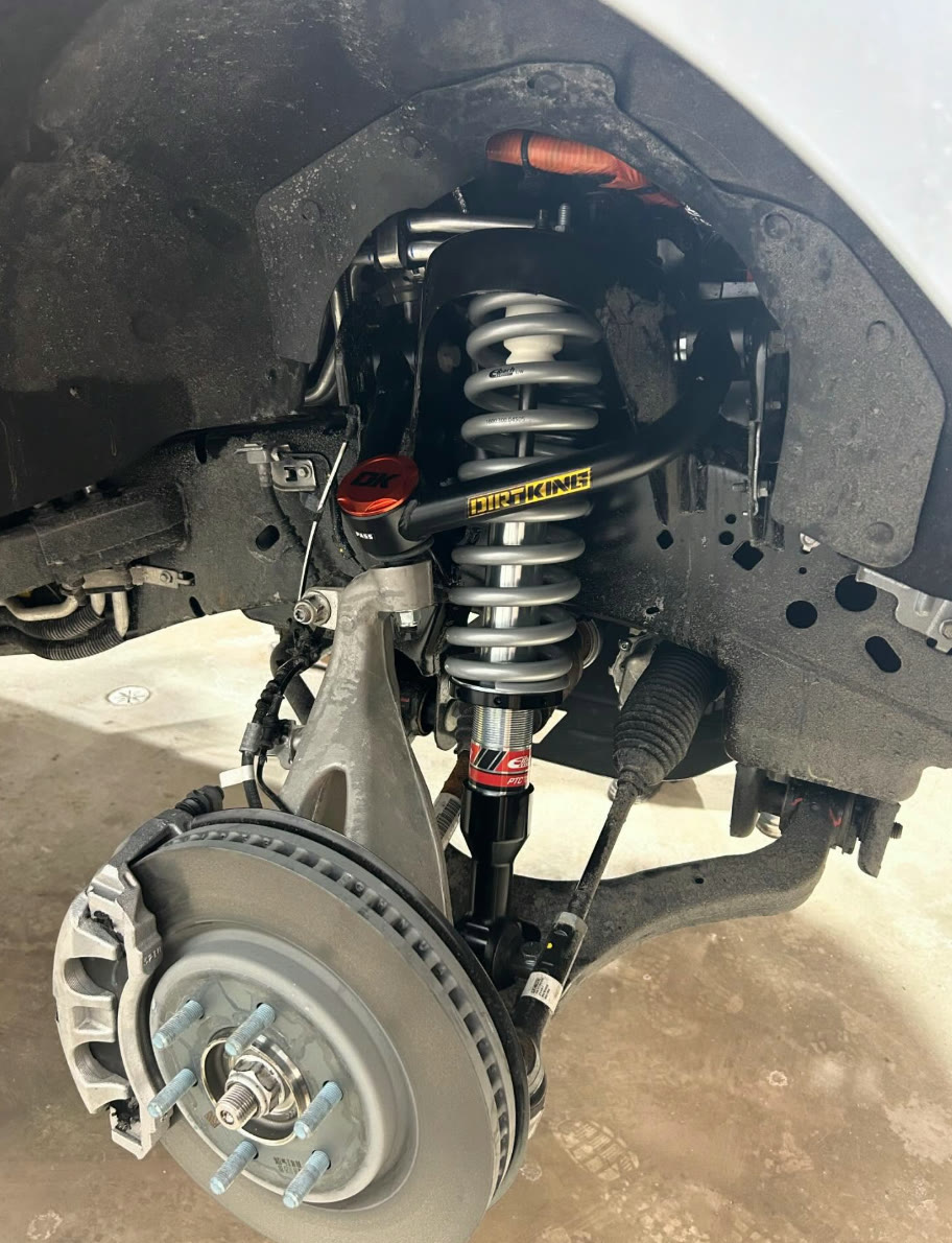 Front suspension with a new coilover and Dirt King upper control arm